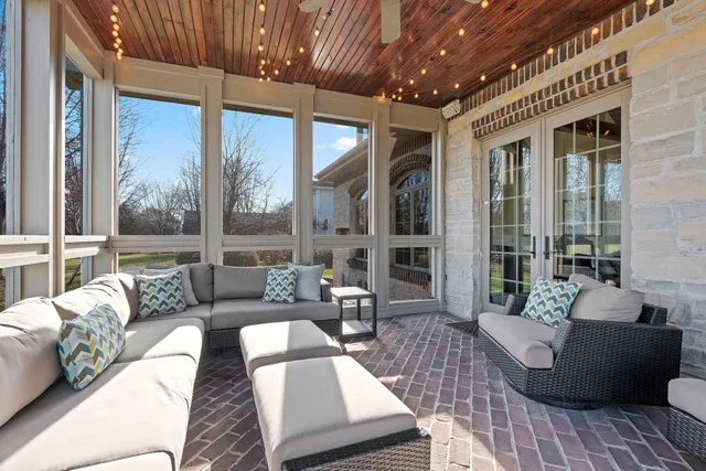 $1,290,000 | N8418 North Shore Road, Menasha, WI 54952