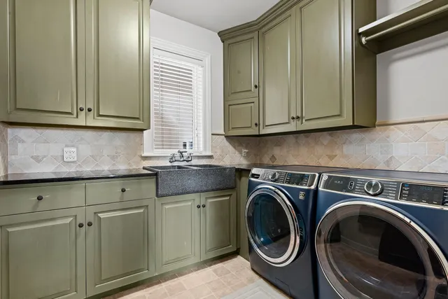 $1,290,000 | N8418 North Shore Road, Menasha, WI 54952