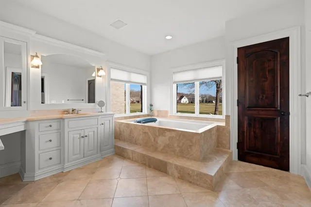 $1,290,000 | N8418 North Shore Road, Menasha, WI 54952