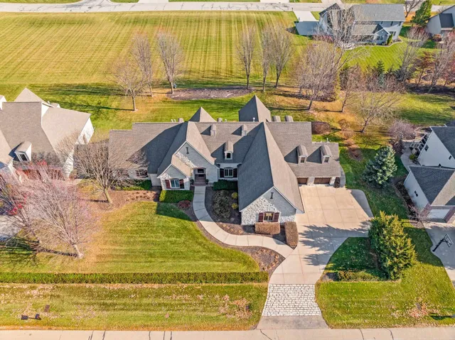 $1,290,000 | N8418 North Shore Road, Menasha, WI 54952