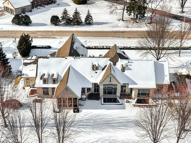 $1,199,000 | N8418 North Shore Road, Menasha, WI 54952