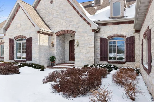 $1,199,000 | N8418 North Shore Road, Menasha, WI 54952