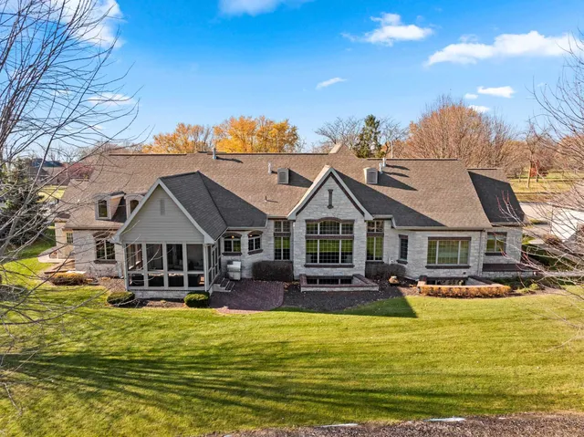$1,290,000 | N8418 North Shore Road, Menasha, WI 54952