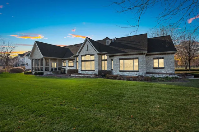 $1,290,000 | N8418 North Shore Road, Menasha, WI 54952