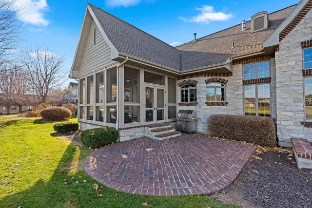 $1,290,000 | N8418 North Shore Road, Menasha, WI 54952