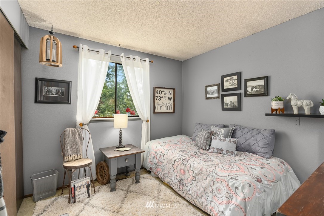 10416 Northeast 204th Place Bothell, WA 98011 - Photo 12 of 25 Gallery Image 12