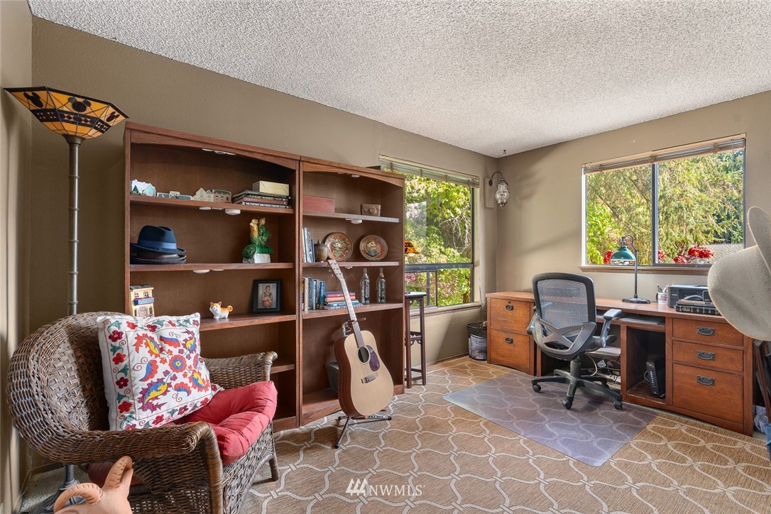 10416 Northeast 204th Place Bothell, WA 98011 - Photo 14 of 25 Gallery Image 14