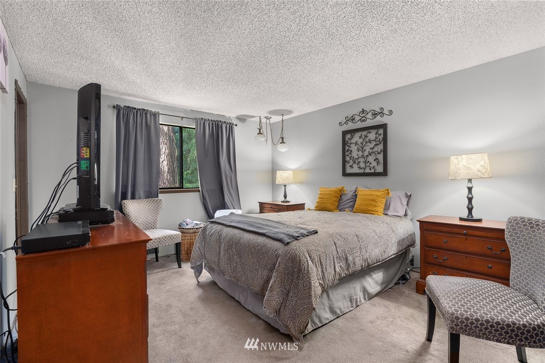 10416 Northeast 204th Place Bothell, WA 98011 - Photo 15 of 25 Gallery Image 15
