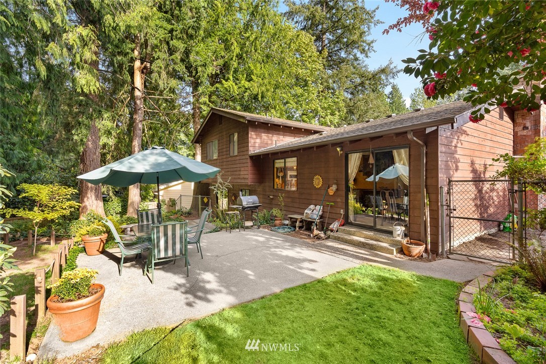 10416 Northeast 204th Place Bothell, WA 98011 - Photo 17 of 25 Gallery Image 17