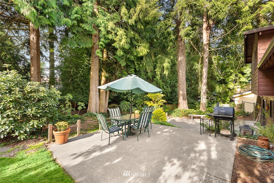 10416 Northeast 204th Place Bothell, WA 98011 - Photo 18 of 25 Gallery Image 18