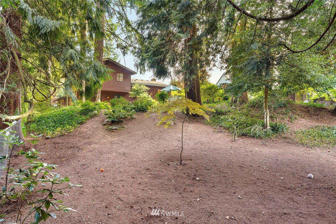 10416 Northeast 204th Place Bothell, WA 98011 - Photo 21 of 25 Gallery Image 21
