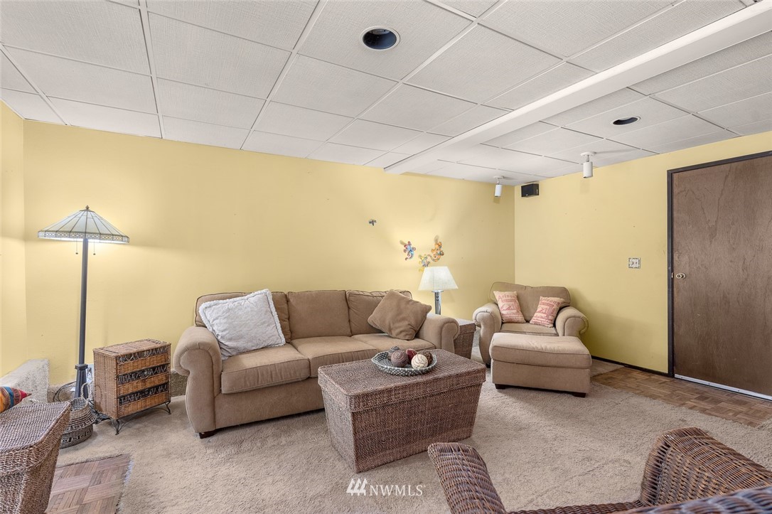 10416 Northeast 204th Place Bothell, WA 98011 - Photo 23 of 25 Gallery Image 23