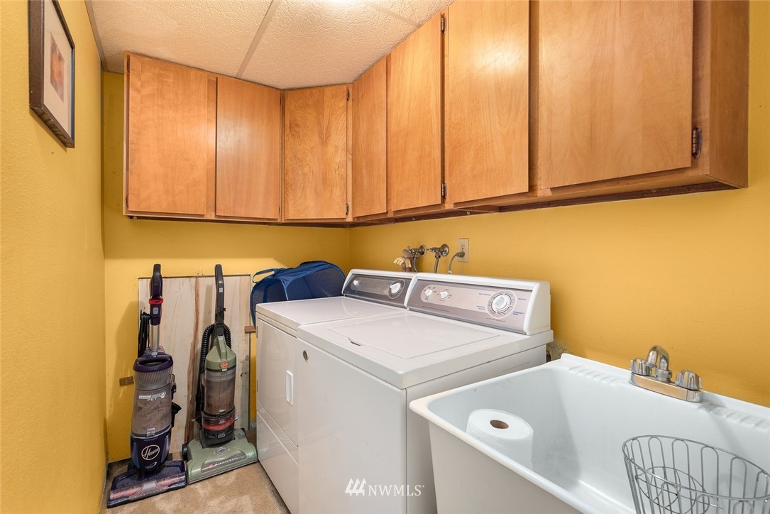 10416 Northeast 204th Place Bothell, WA 98011 - Photo 24 of 25 Gallery Image 24