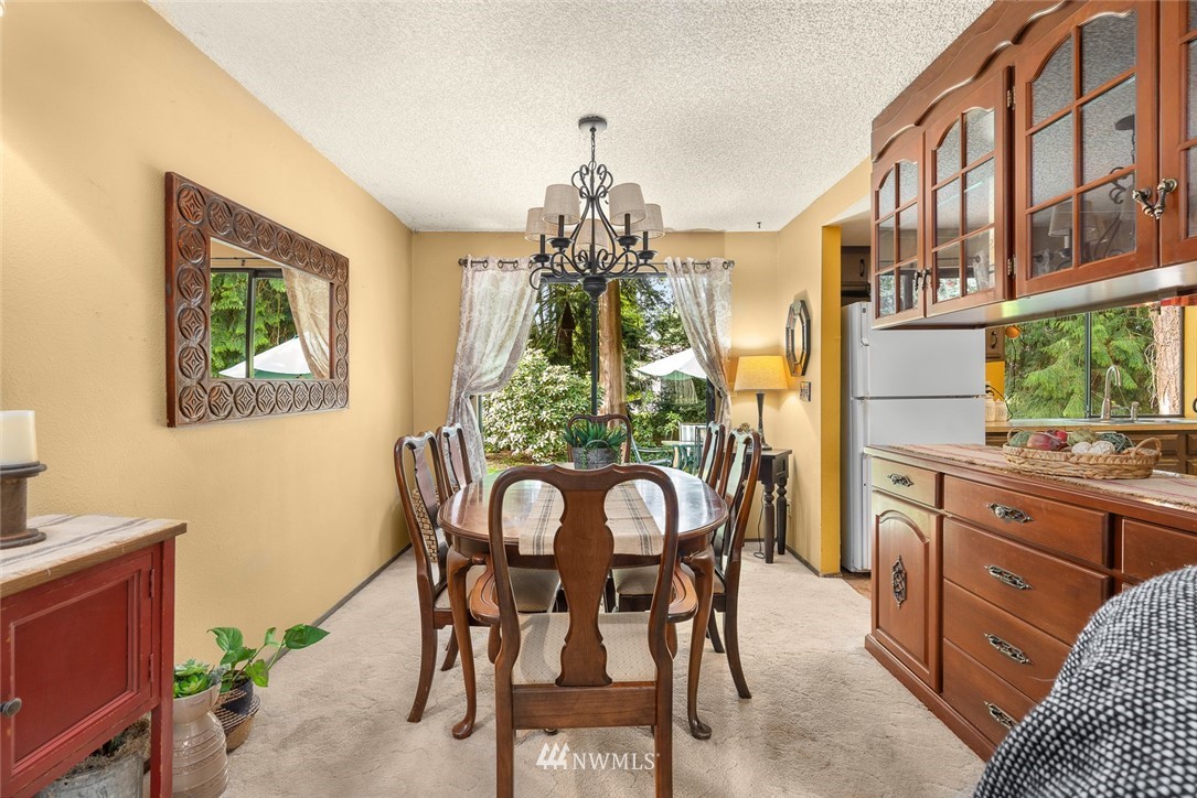 10416 Northeast 204th Place Bothell, WA 98011 - Photo 6 of 25 Gallery Image 6