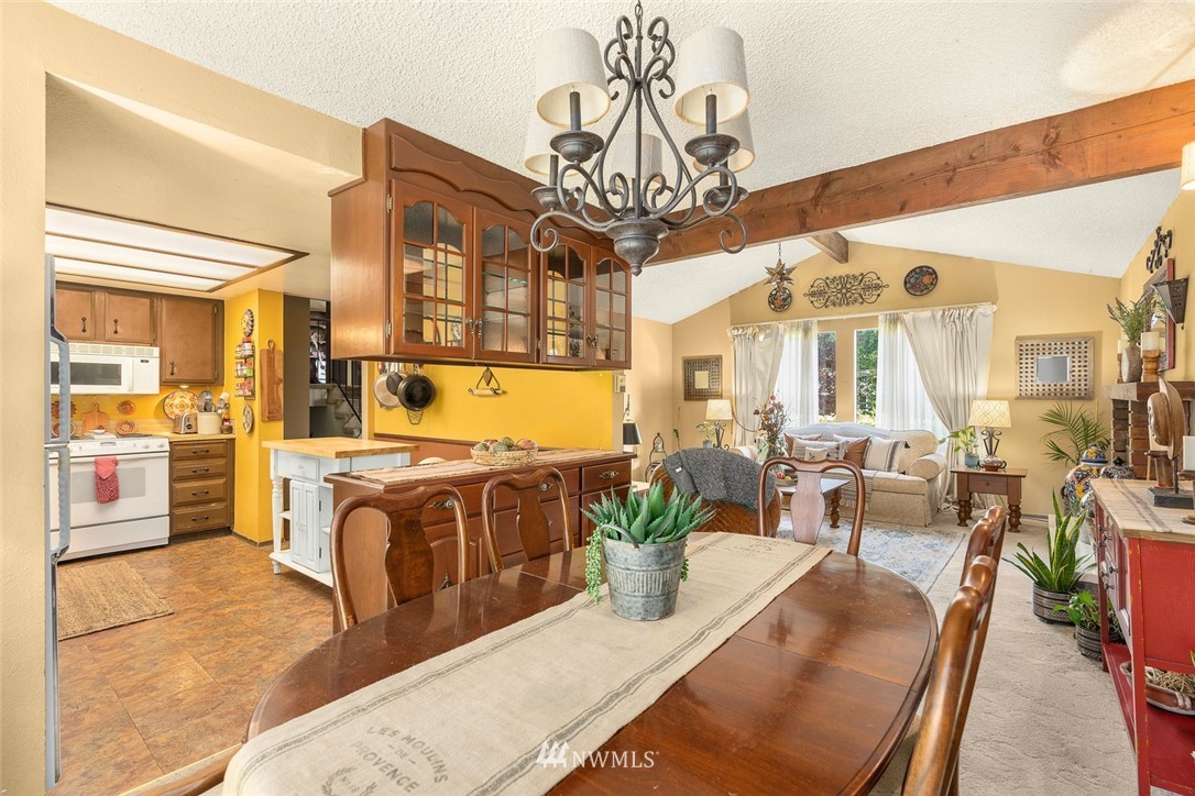 10416 Northeast 204th Place Bothell, WA 98011 - Photo 7 of 25 Gallery Image 7
