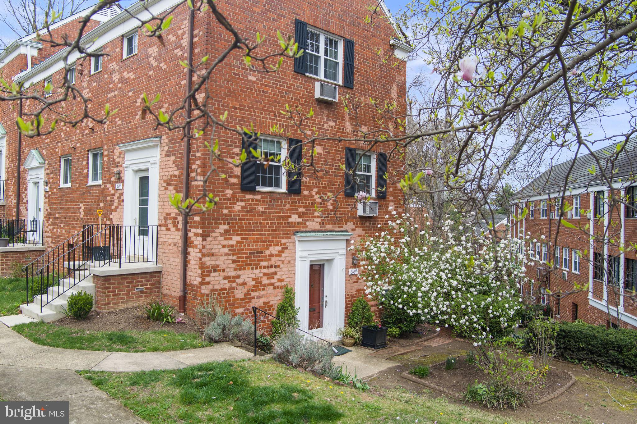 3601 Gunston Road Alexandria, VA 22302 - Photo 1 of 36 Gallery Image 1