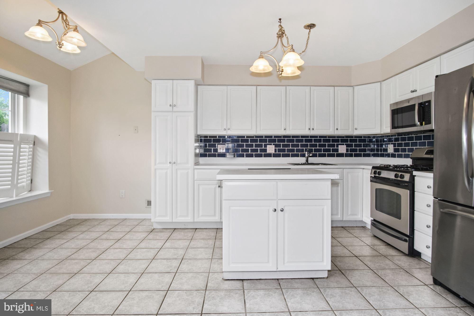 3 Stokes Road Mount Laurel, NJ 08054 - Photo 8 of 25 Plenty of Cabinets and Great Island!