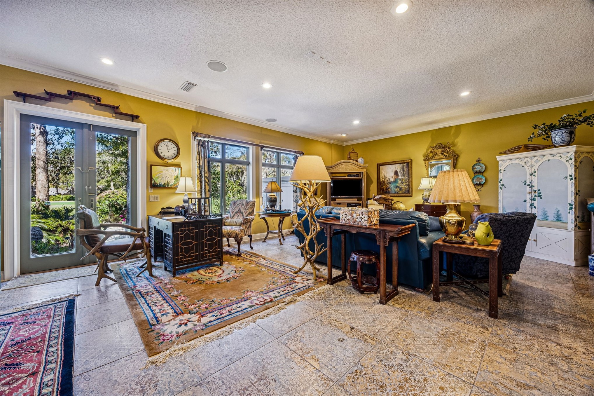 39 Marsh Creek Road Fernandina Beach, FL 32034 - Photo 45 of 78 a living room with furniture a rug and a large window