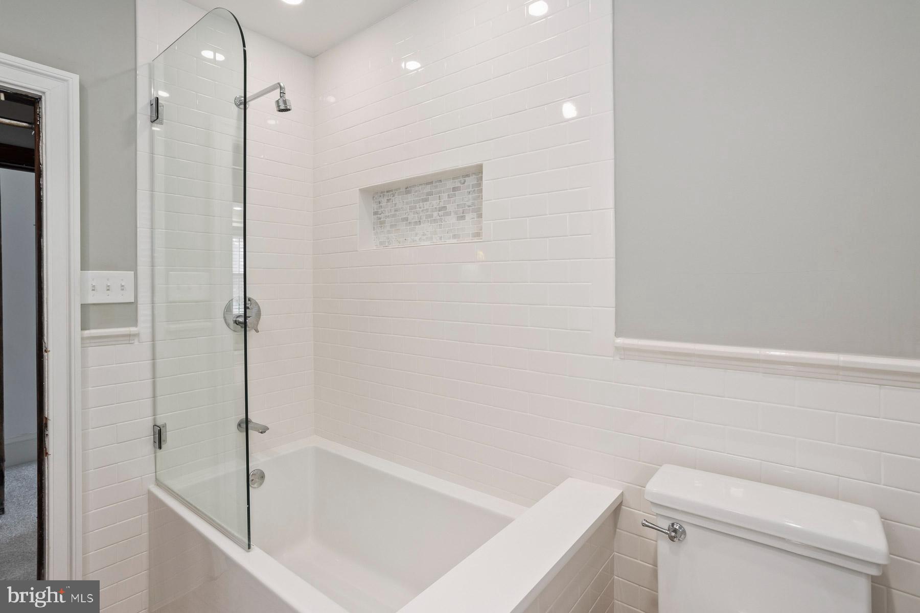 261 Forrest Road Merion Station, PA 19066 - Photo 25 of 43 a bathroom with a bathtub and a toilet