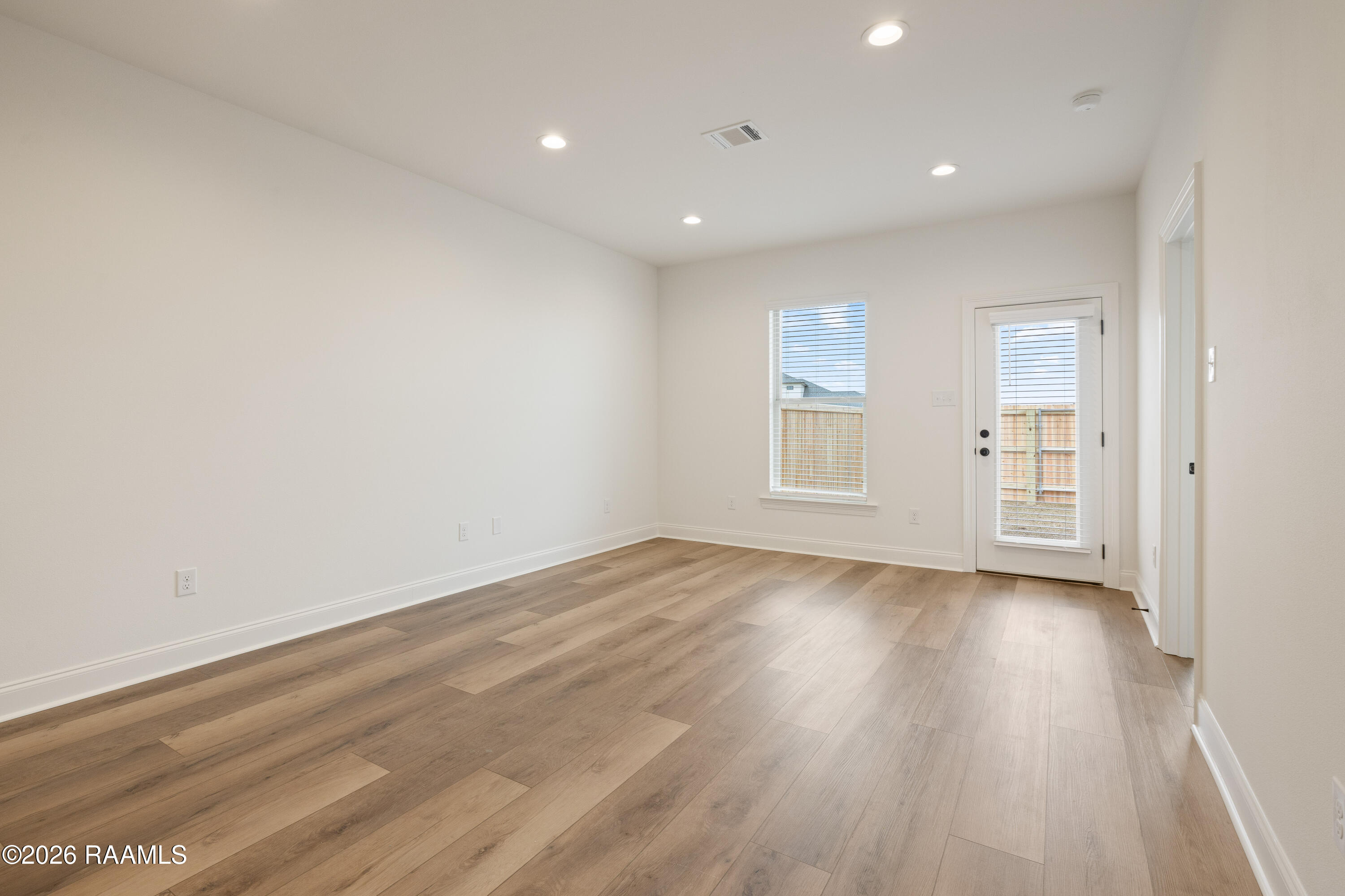 120 Frontier Scott, LA 70583 - Photo 3 of 17 120 Frontier Scott-09