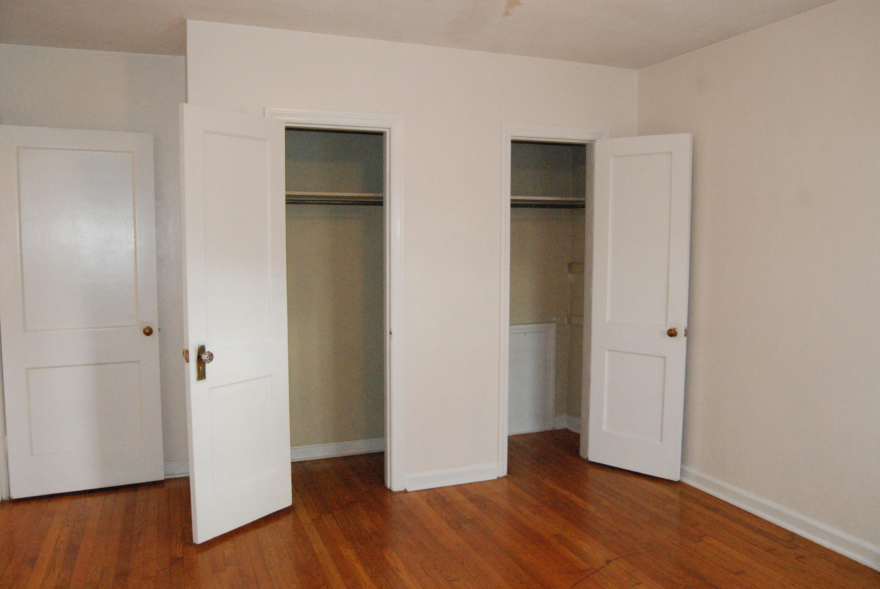 103 Rees Avenue Chattanooga, TN 37411 - Photo 11 of 23 Bedroom 1 closets