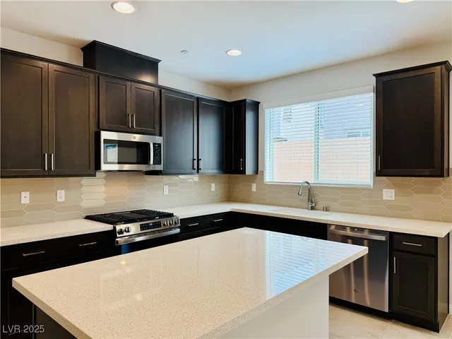 $2,650 | 310 La Musica Place, Henderson, NV 89015