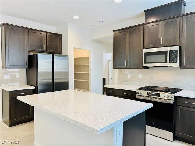 $2,650 | 310 La Musica Place, Henderson, NV 89015