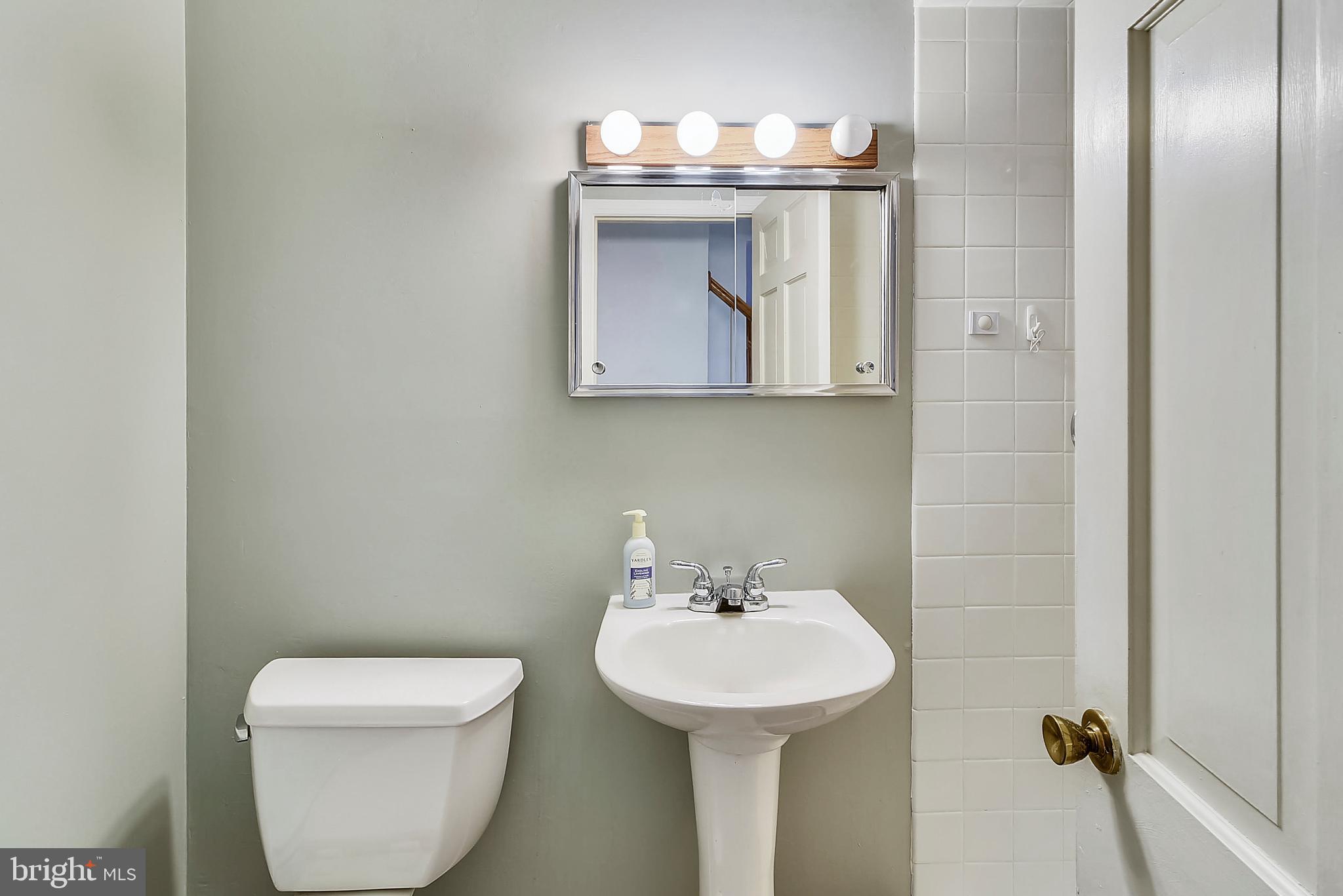 2733 Fennel Road Edgewater, MD 21037 - Photo 7 of 31 Gallery Image 7