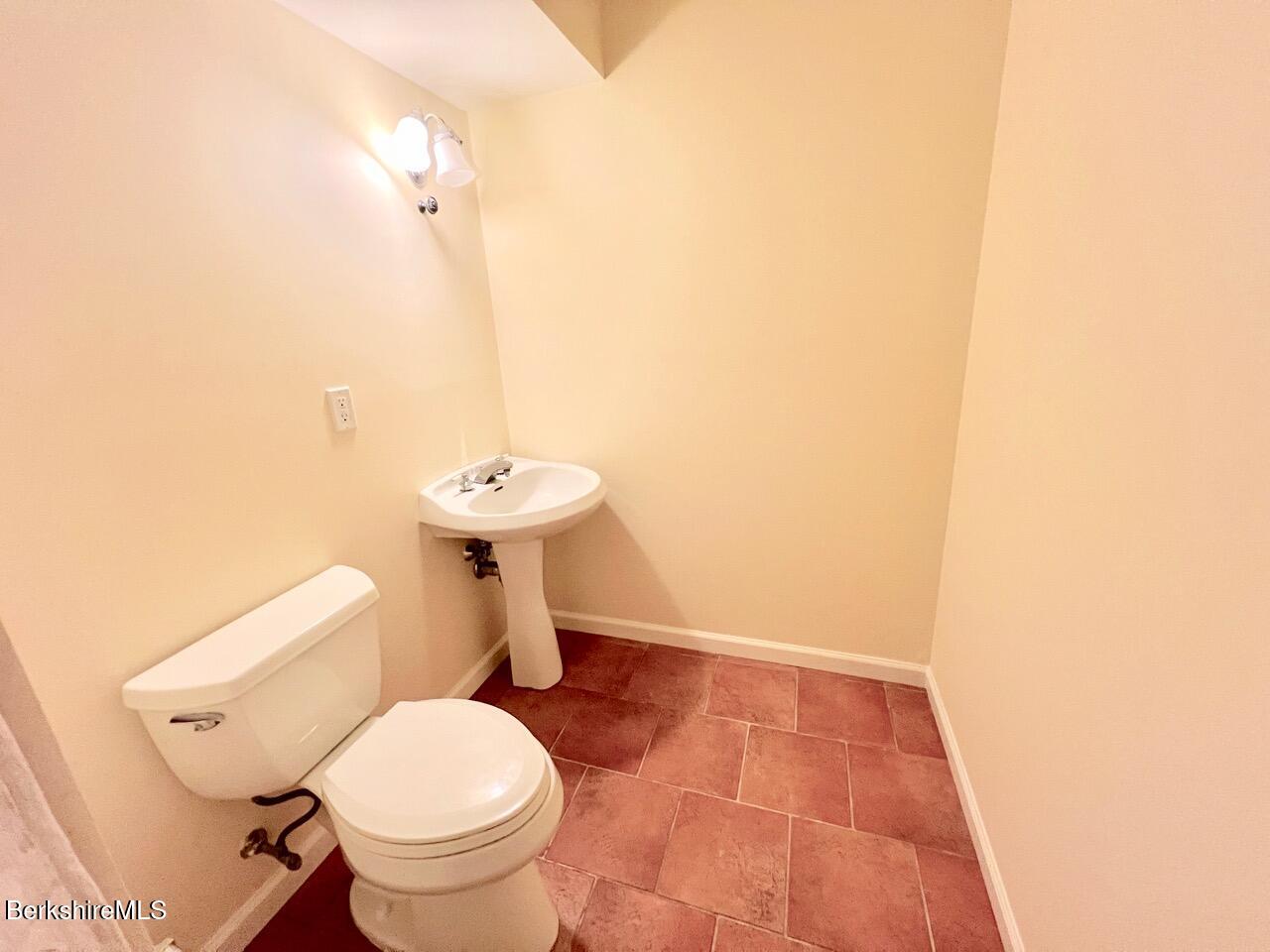 121 East Dugway Road Lenox, MA 01240 - Photo 36 of 45 LL half bath