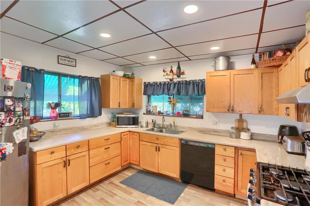 240 Mathilda Street Pittsburgh, PA 15209 - Photo 19 of 36 The well thought out kitchen is setup to be able to prepare food at both sides of the room so you dont run into each other when trying to make the all important family meals!