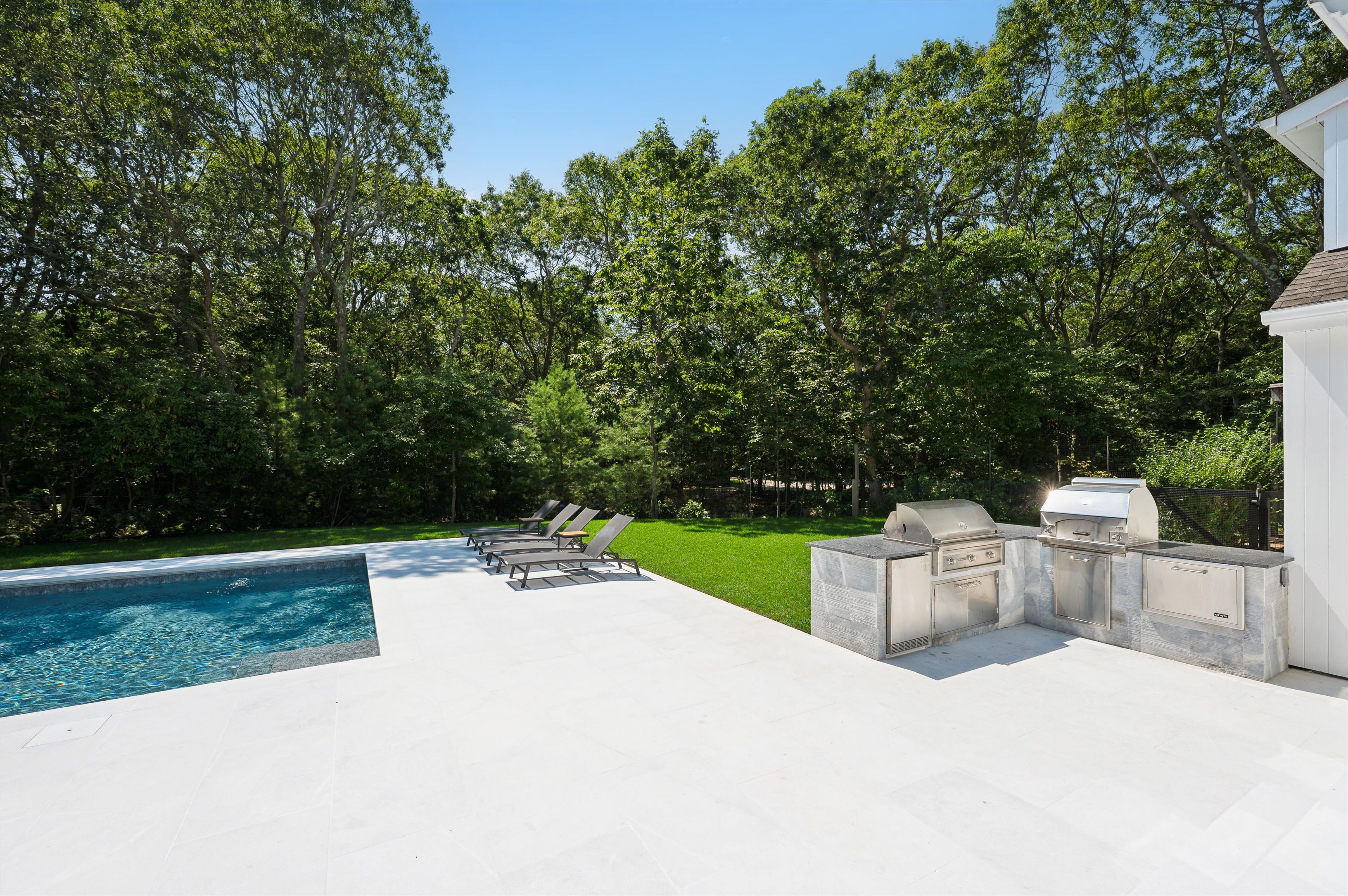 14 Livery Lane East Hampton, NY 11937 - Photo 23 of 33