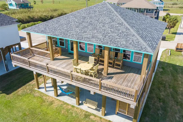 $650,000 | 4406 Whaler Lane, Crystal Beach, TX 77650