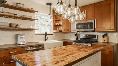 $450,000 | 5325 Creekbend Drive, Carmel, IN 46033