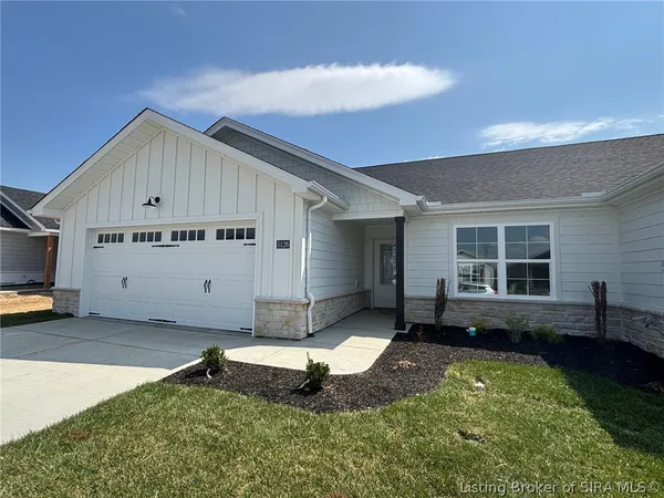 $299,900 | 5126 Woodstone Circle, Unit 149, Jeffersonville, IN 47130