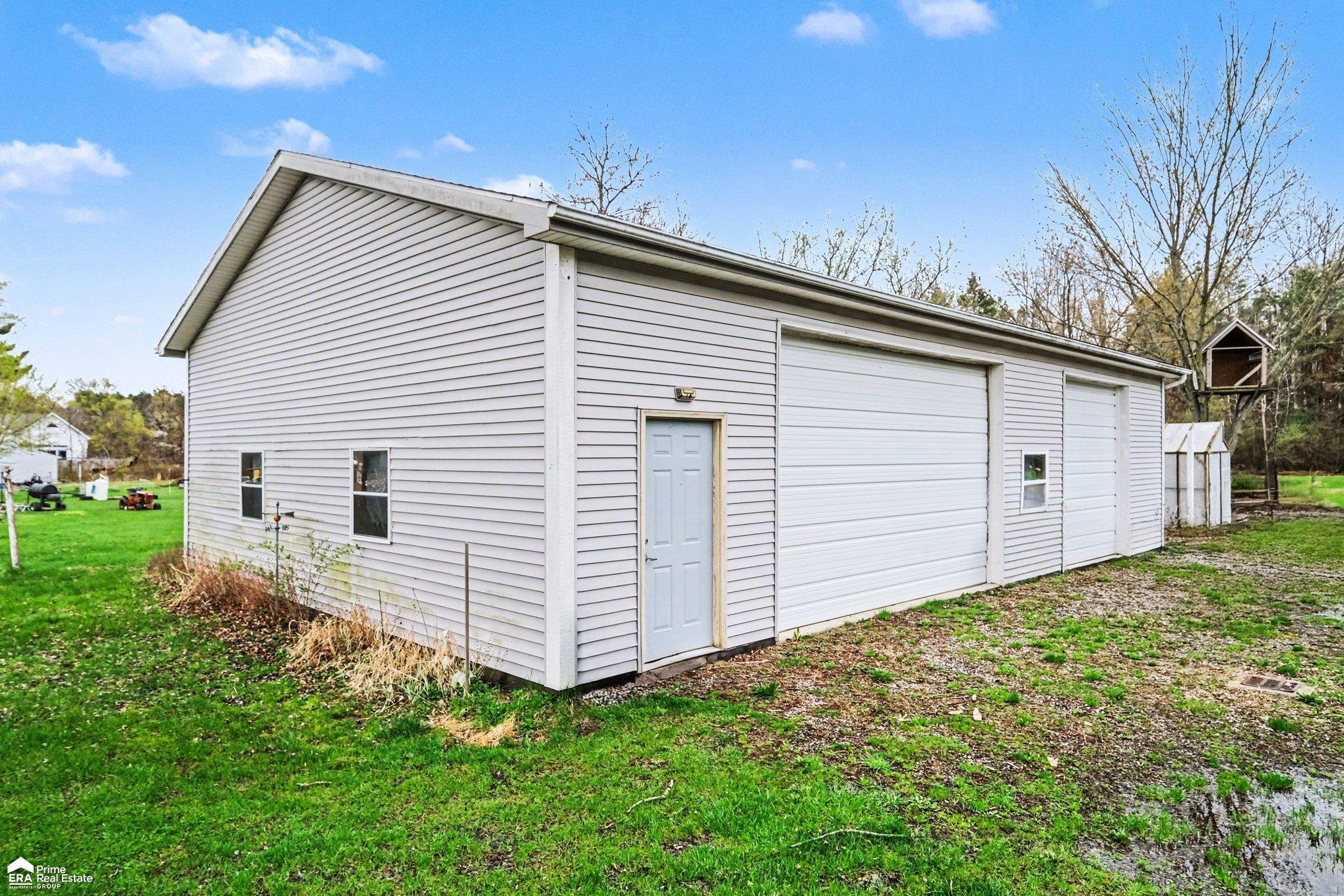 10187 West Dodge Road Montrose, MI 48457 - Photo 3 of 30