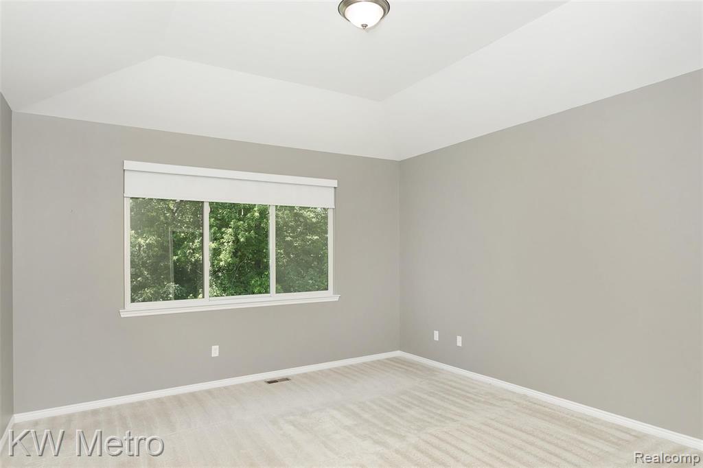 3795 Somerset Circle Rochester Hills, MI 48309 - Photo 19 of 43