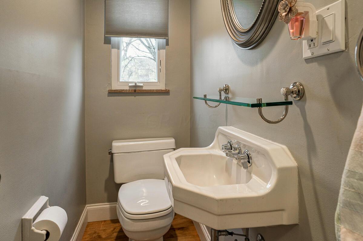 2519 Welsford Road Upper Arlington, OH 43221 - Photo 13 of 29 2519_Welsford-11