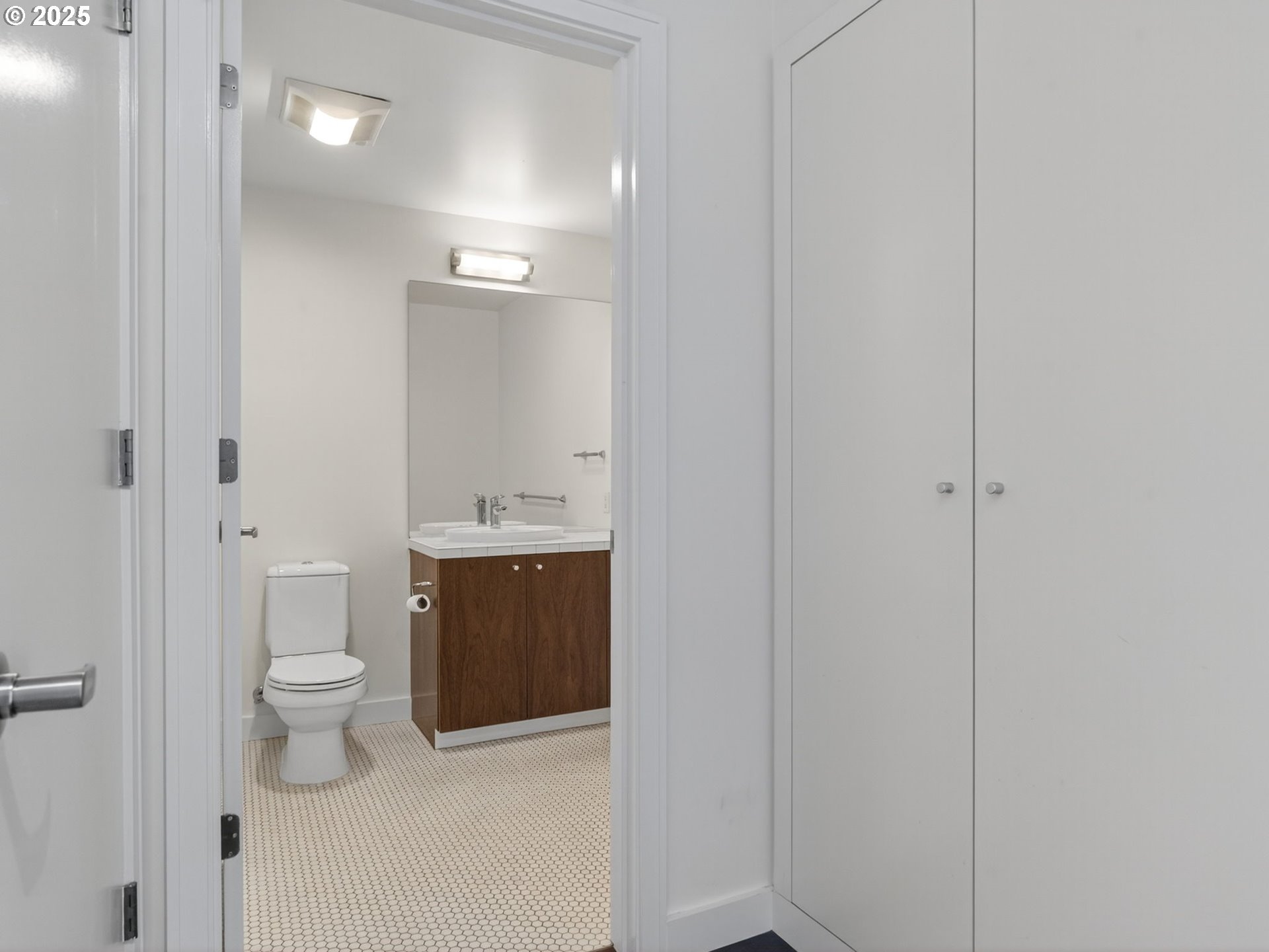 1926 West Burnside Street, Unit 606 Portland, OR 97209 - Photo 13 of 27