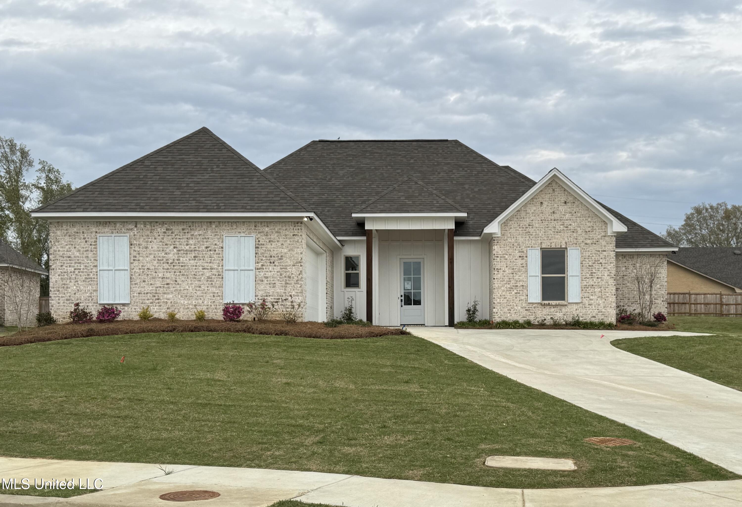 112 Catherine Boulevard Clinton, MS 39056 - Photo 1 of 80 IMG_6398