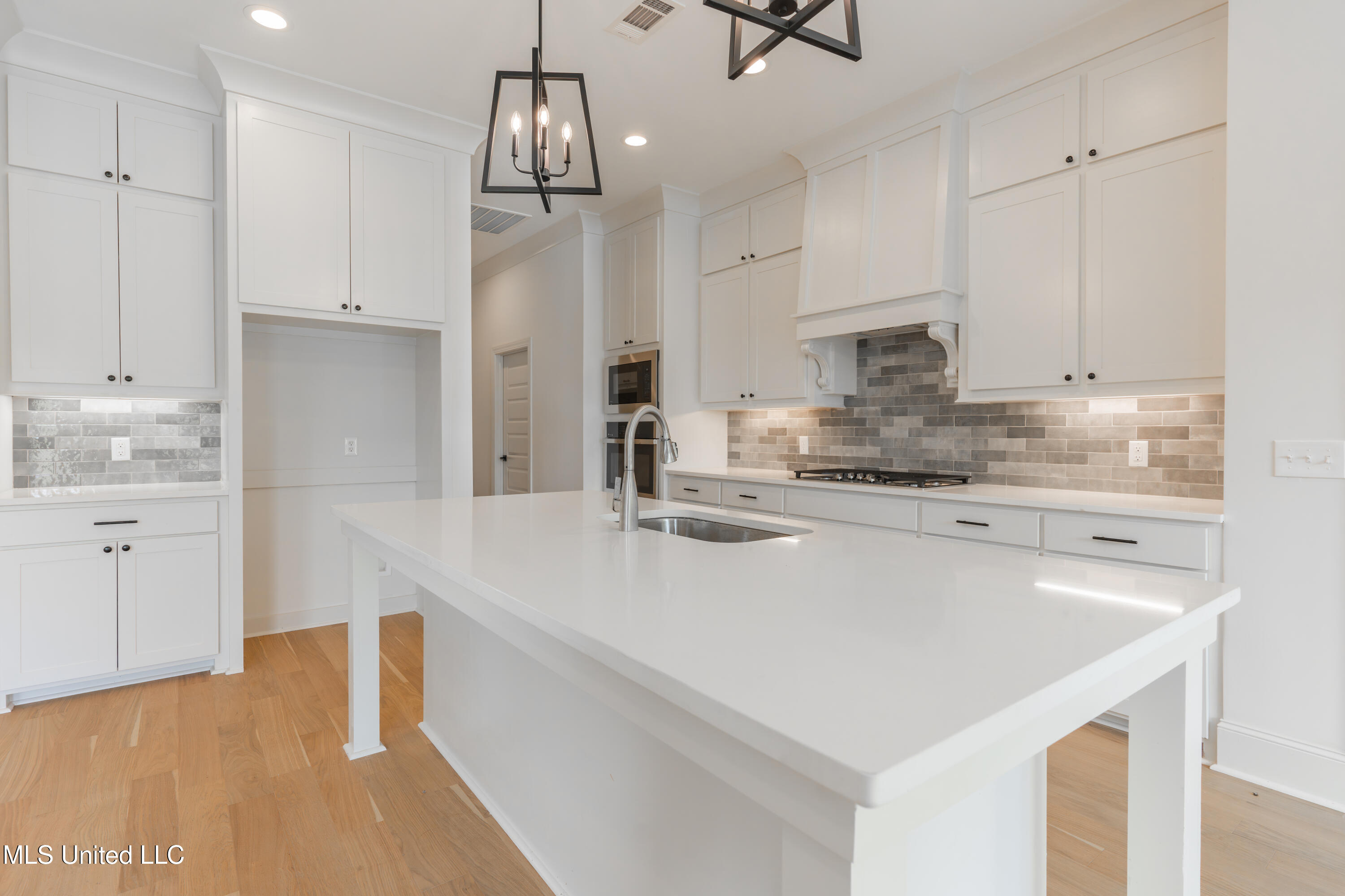 112 Catherine Boulevard Clinton, MS 39056 - Photo 17 of 80 16-Kitchen