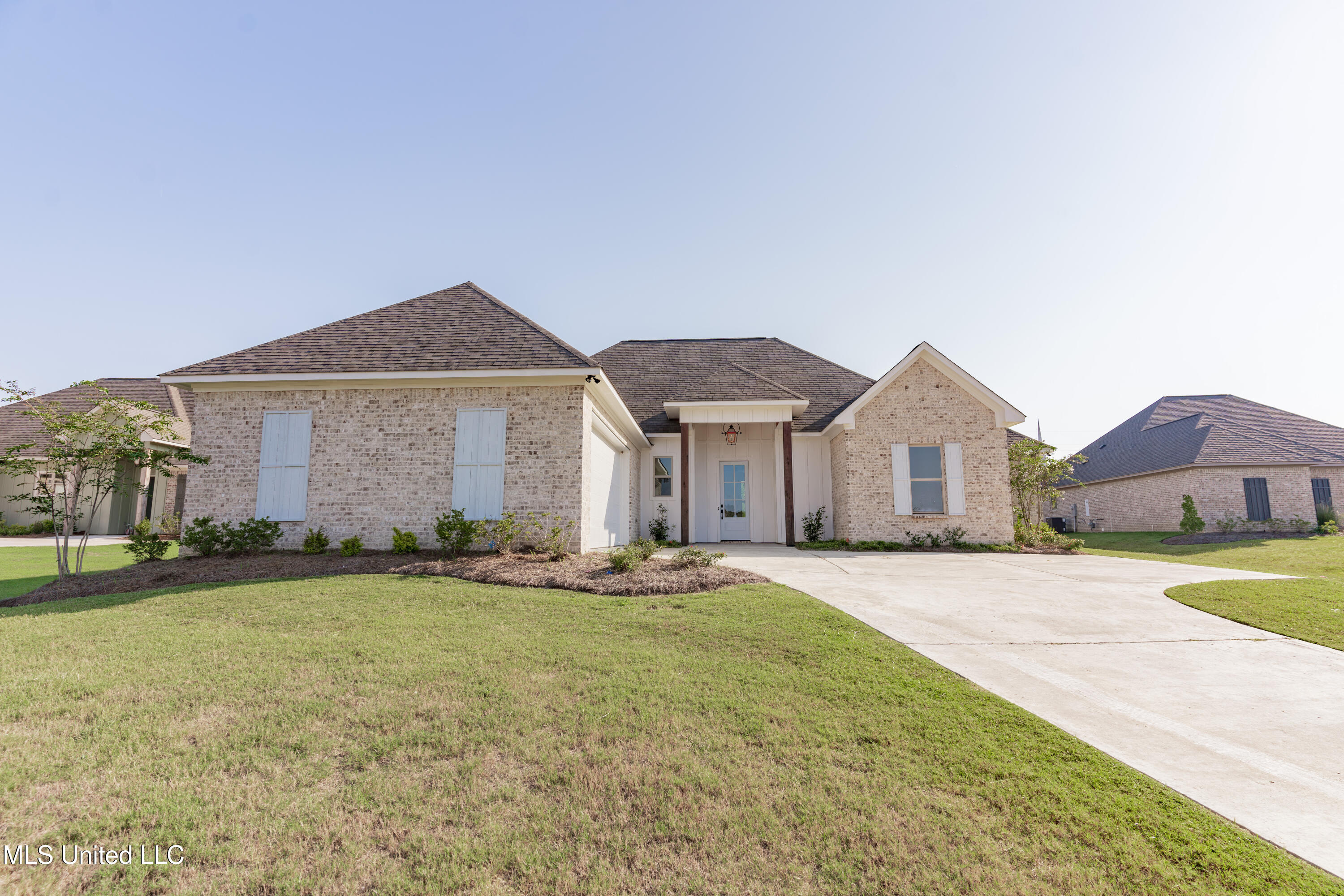 112 Catherine Boulevard Clinton, MS 39056 - Photo 2 of 80 1-Front