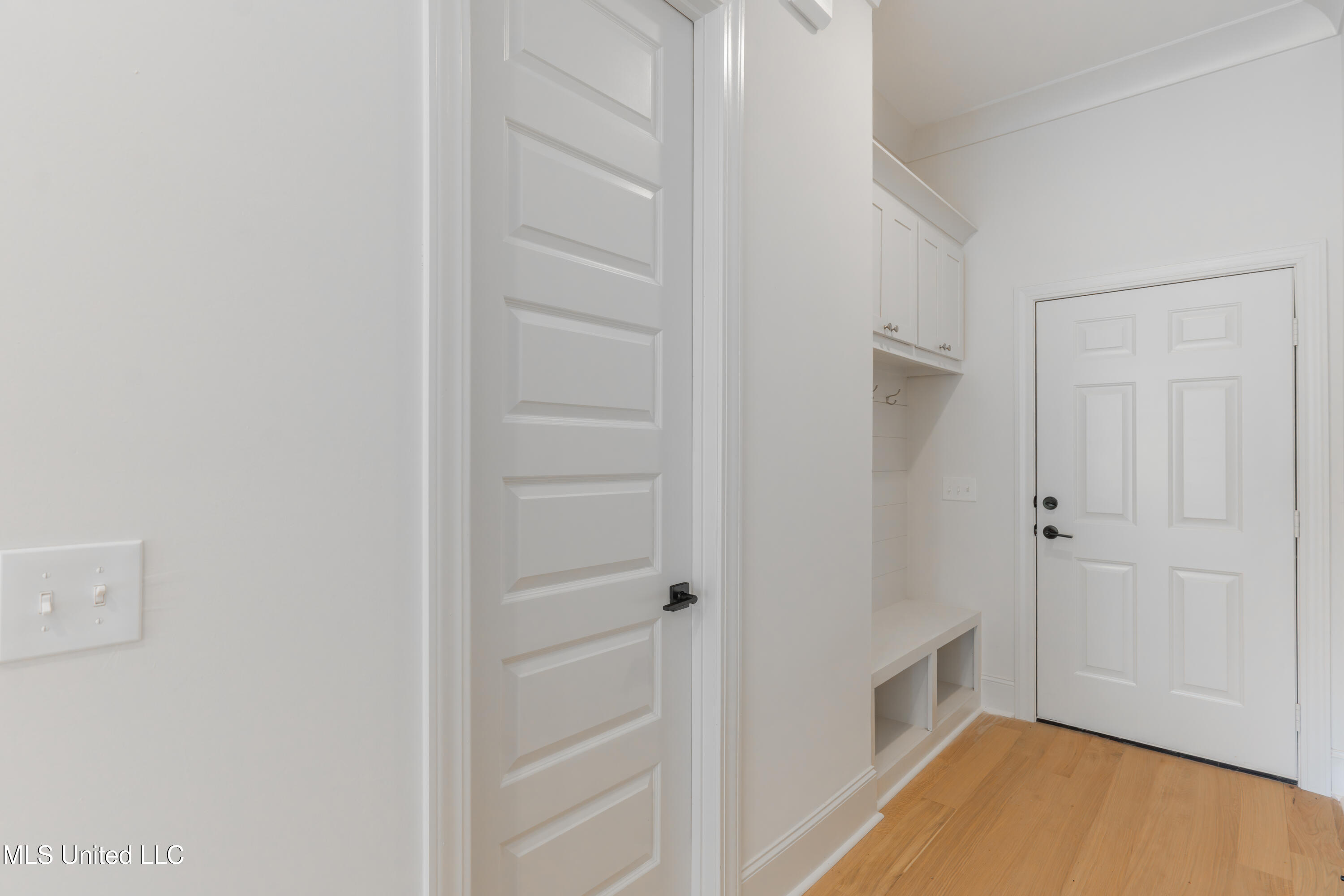 112 Catherine Boulevard Clinton, MS 39056 - Photo 28 of 80 27-GarageEntry