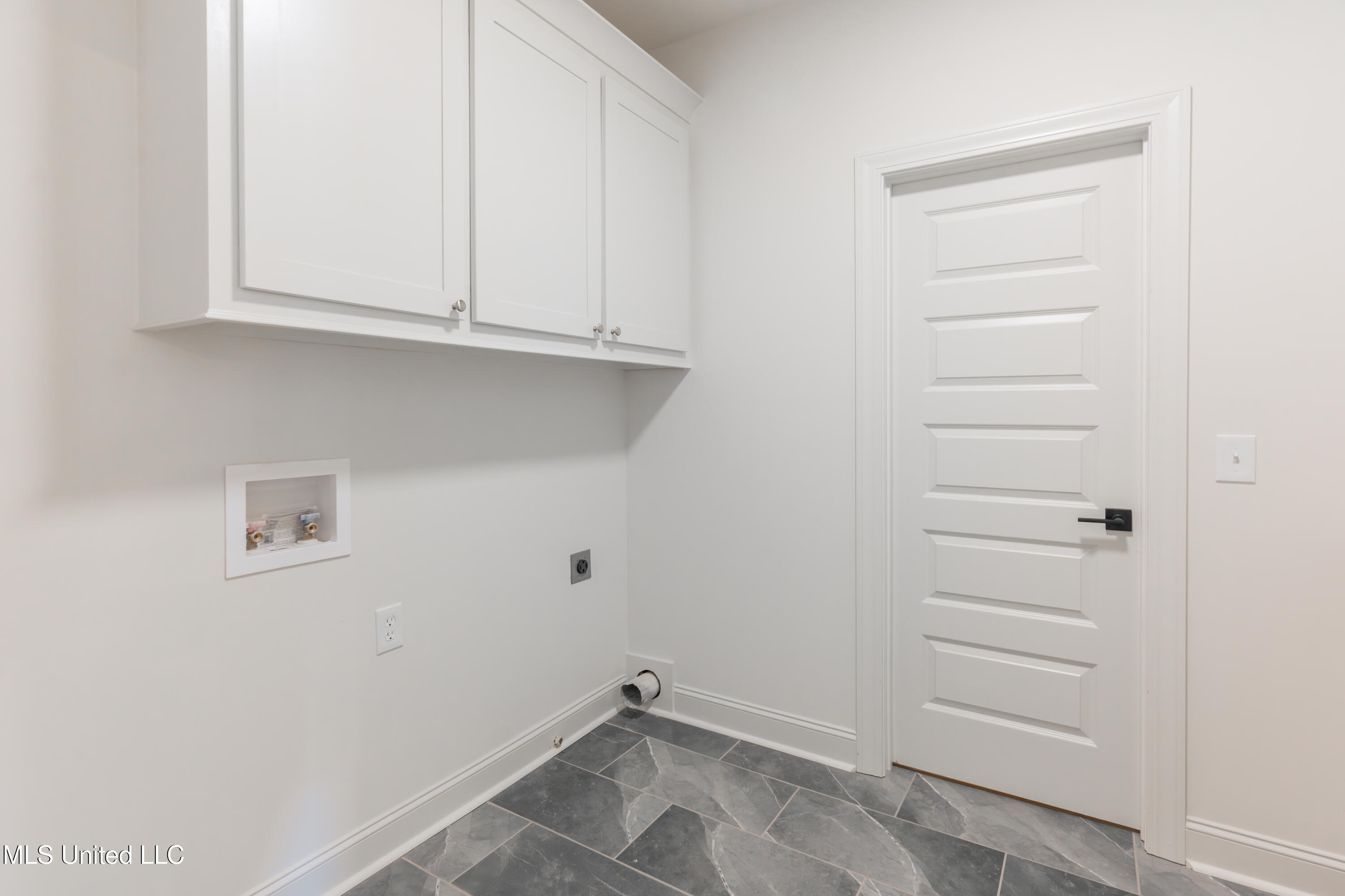 112 Catherine Boulevard Clinton, MS 39056 - Photo 29 of 80 28-LaundryRoom