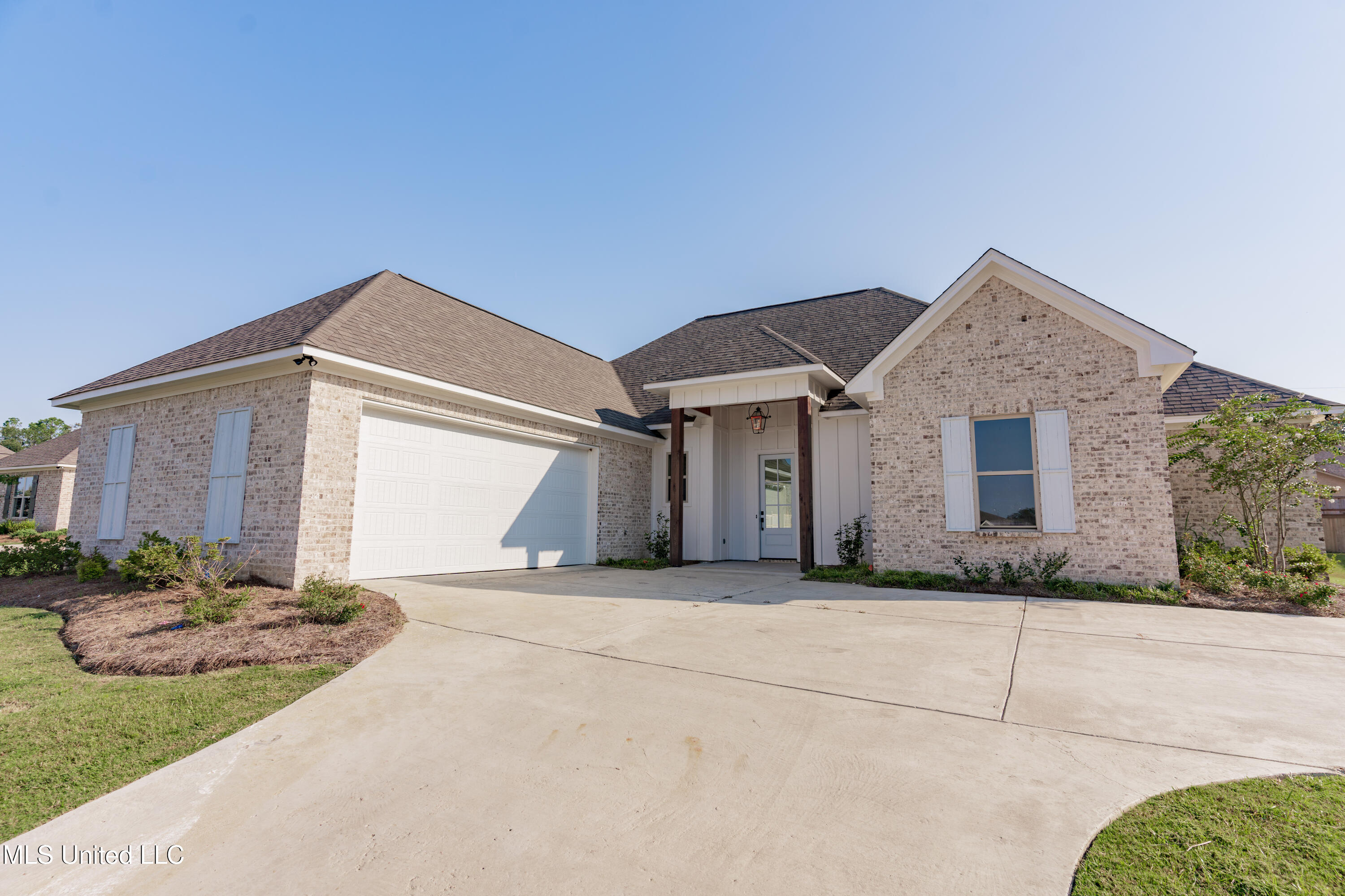 112 Catherine Boulevard Clinton, MS 39056 - Photo 3 of 80 2-Front
