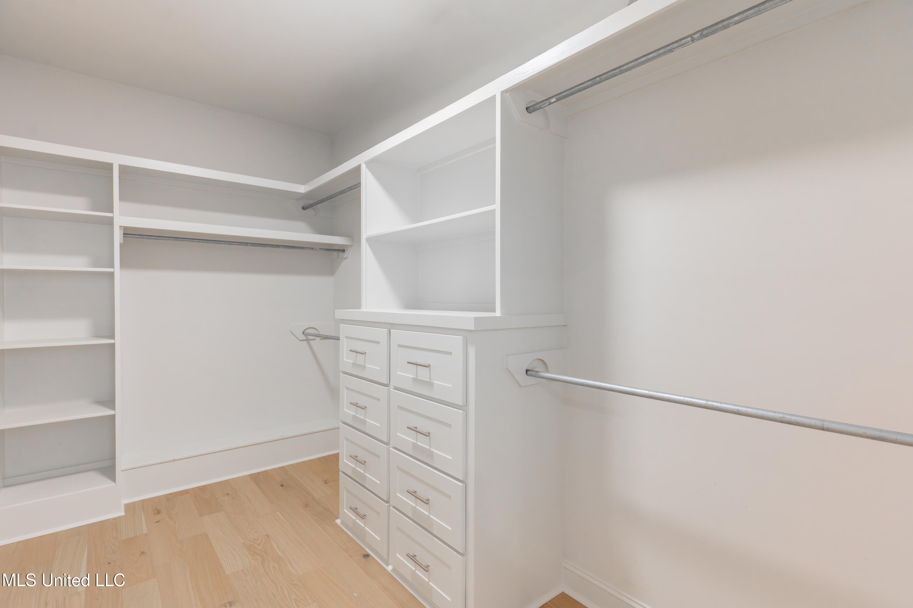 112 Catherine Boulevard Clinton, MS 39056 - Photo 42 of 80 41-PrimaryCloset