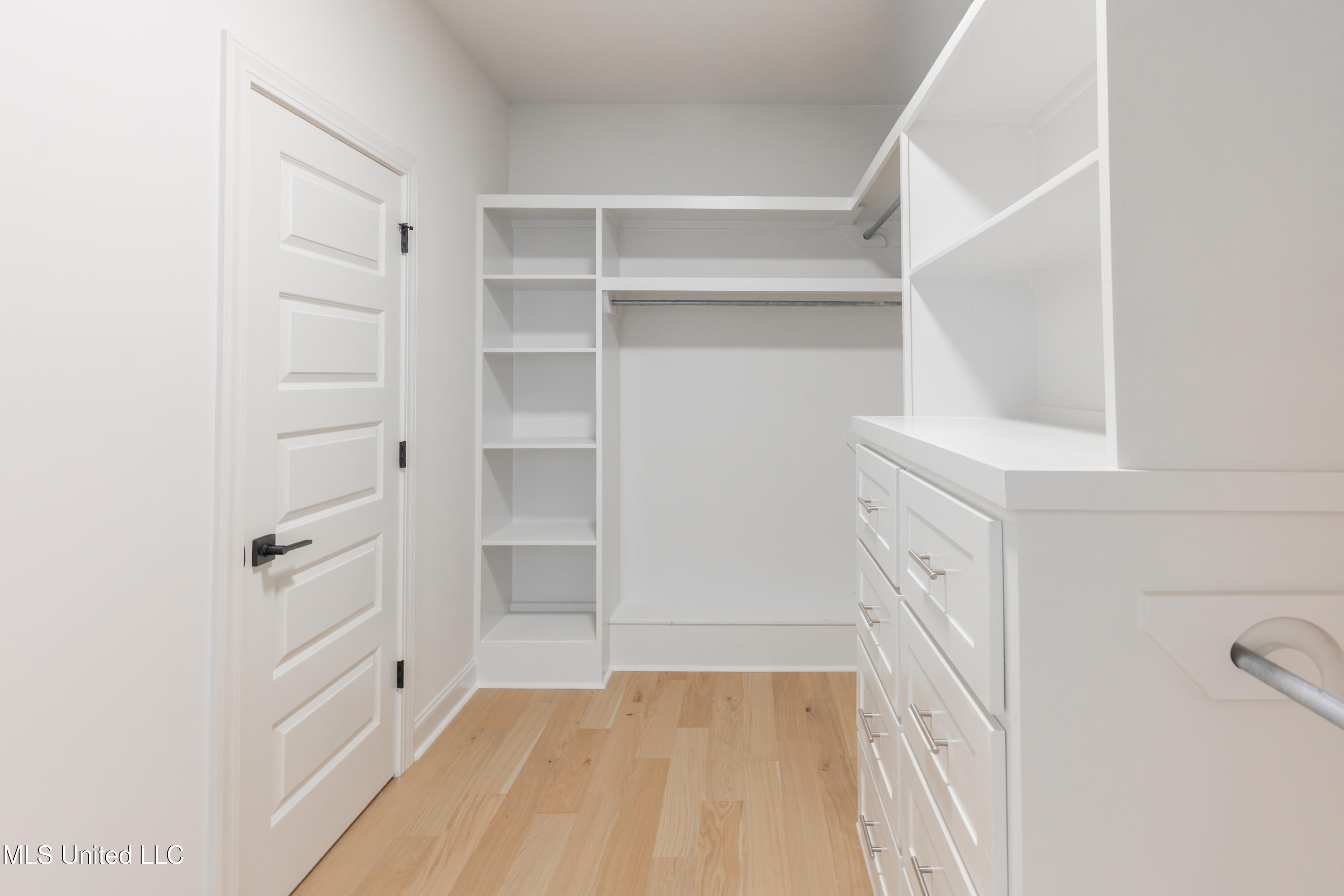 112 Catherine Boulevard Clinton, MS 39056 - Photo 43 of 80 42-PrimaryCloset