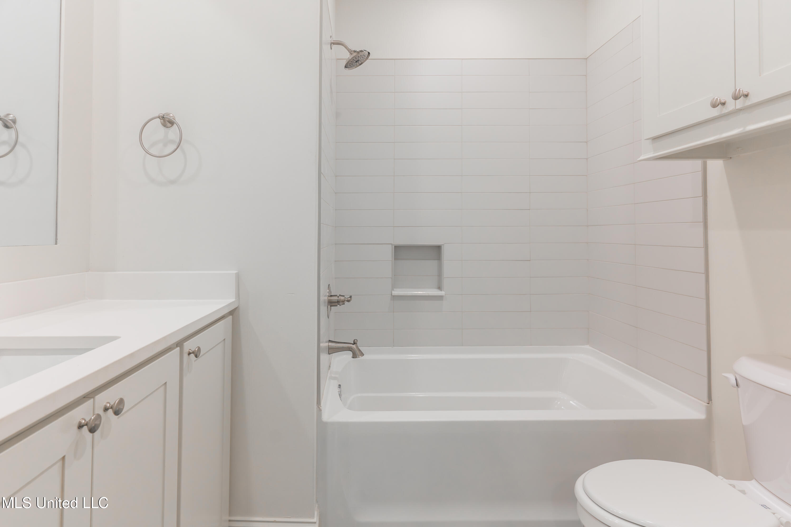 112 Catherine Boulevard Clinton, MS 39056 - Photo 49 of 80 48-HallBathroom