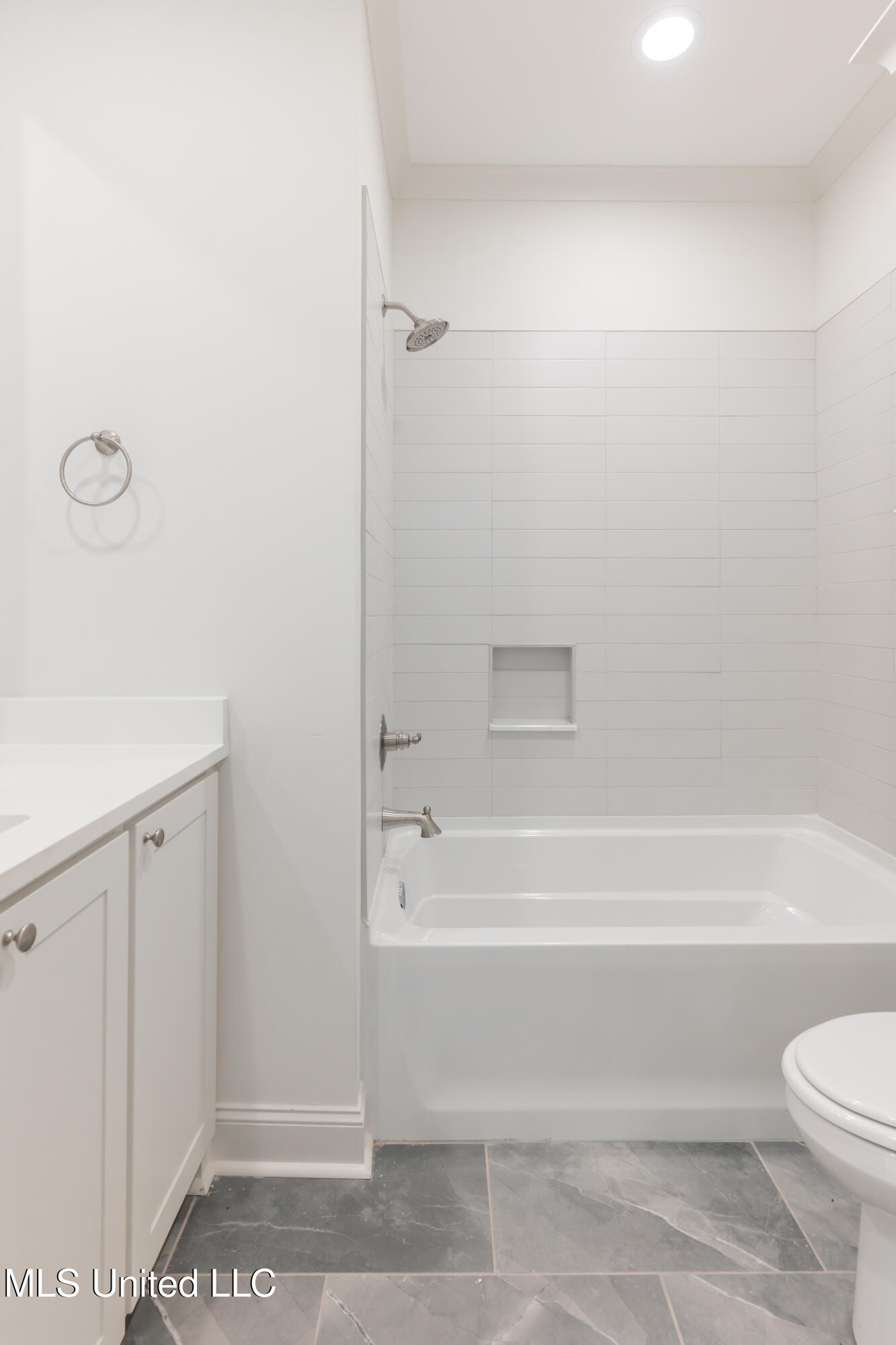 112 Catherine Boulevard Clinton, MS 39056 - Photo 50 of 80 49-HallBathroom