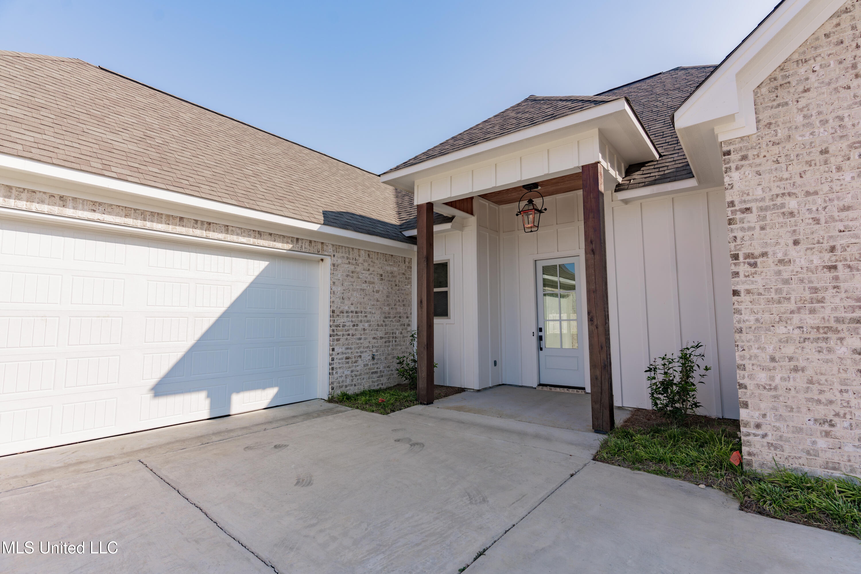 112 Catherine Boulevard Clinton, MS 39056 - Photo 5 of 80 4-Front