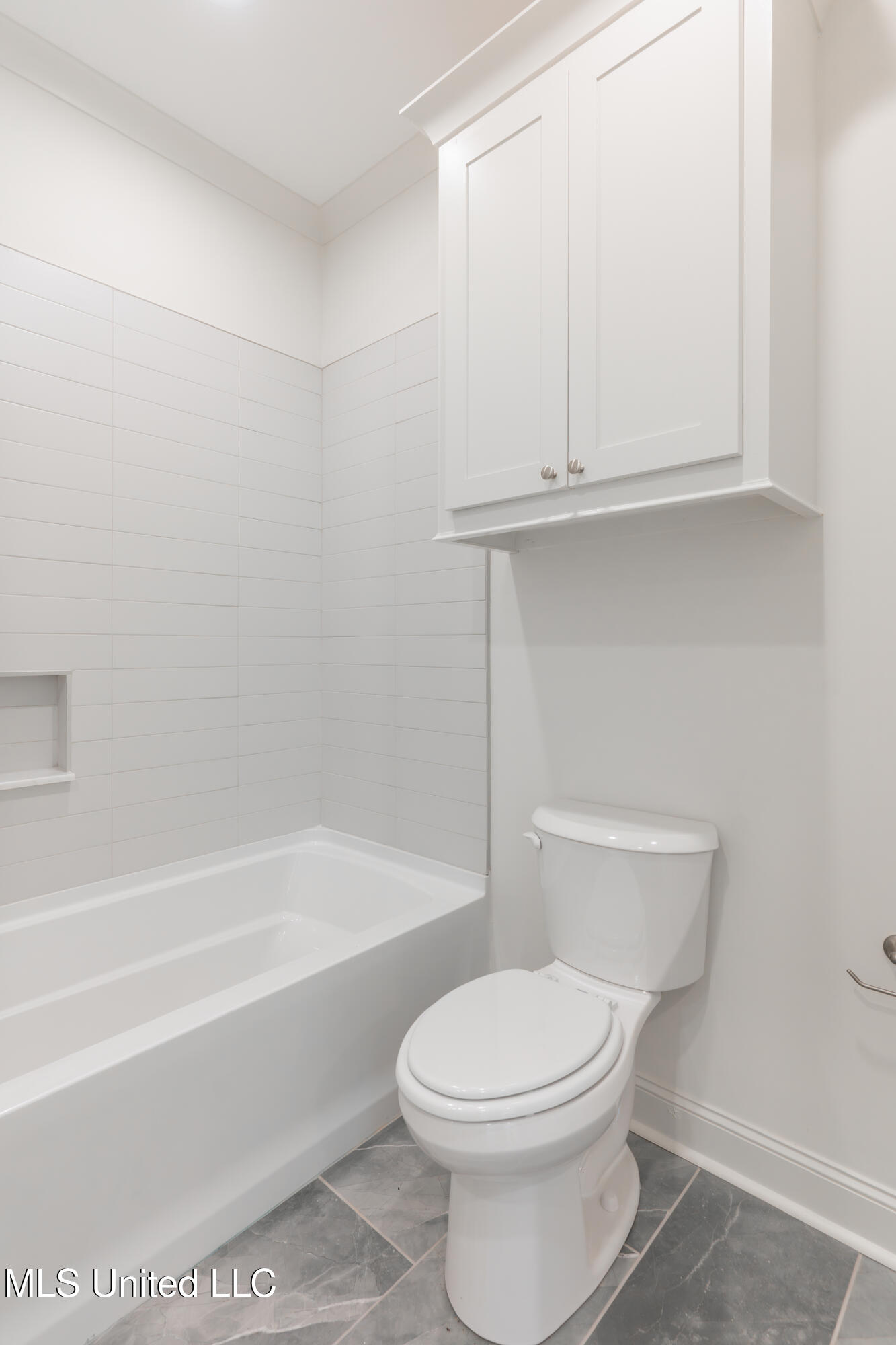 112 Catherine Boulevard Clinton, MS 39056 - Photo 54 of 80 53-HallBathroom